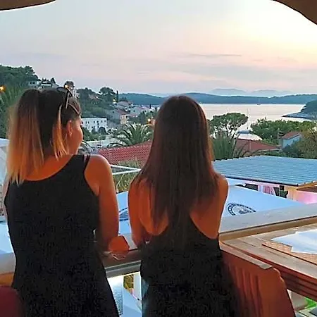 Skansi Albergue Hvar Town