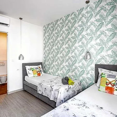 Skansi Hostal Hvar Town