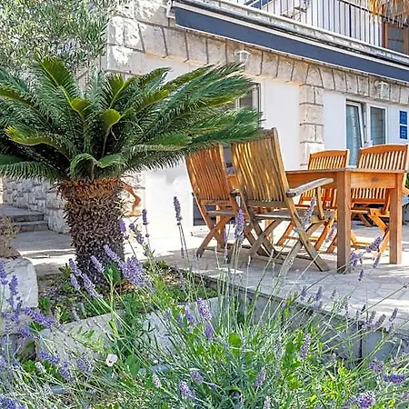 Albergue Skansi Hvar Town