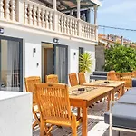 Skansi Hostel Hvar Town