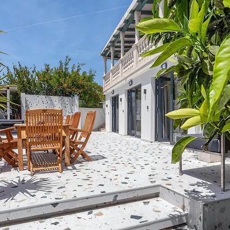 Skansi بيت شباب