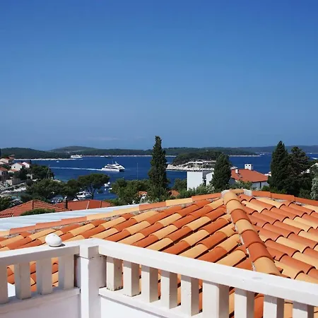 Skansi Albergue Hvar Town